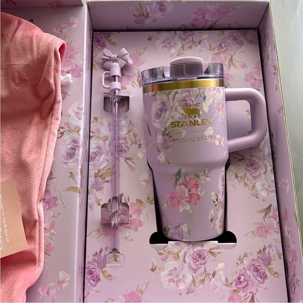 LOVESHACKFANCY Stanley Tumbler Cup 20oz - Picture 4 of 5